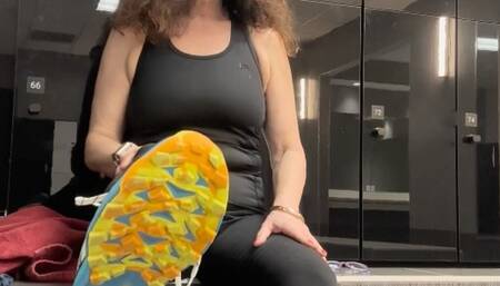 Silent Sneaker Seduction MP4720