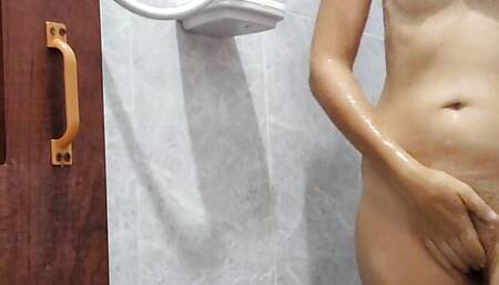 Look at me in the shower! Now - Luna Daily Vlog - LunaxSun