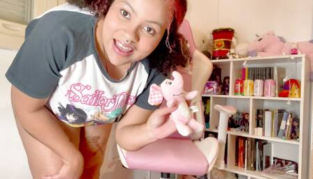 Giant Babysitter Farting and Smashing Toys with Big Ass