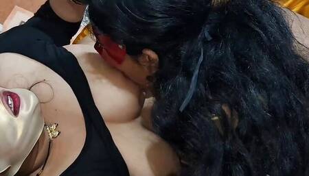 Pooja and Shabita have sex with sextoy