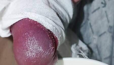 Wrapping it in a cloth and playing with cock frenulum will be more sensitive and direct ejaculation w