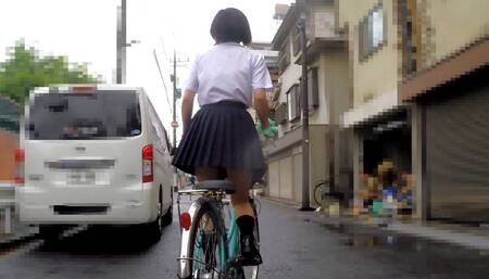 ※Viewing Caution※【Absolutely watch to the end】Video chasing young students in Japan 003