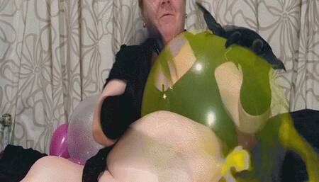 Very Long Nails vs Balloons MP4