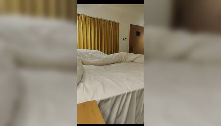 GIRLFRIEND GIVING BLOWJOB IN BED