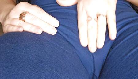 blue youga pants after work out, my cameltoe is rubbed