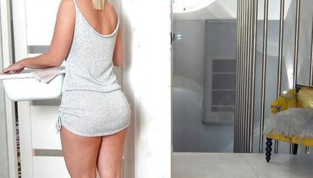 Stepsons Sticky Socks - S17:e6