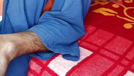 Beutiful Indian couple both are enjoying her and his hollyday.... the show is on ????