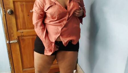 Arab Girl Masturbat On Class Room When No one in there, just then a guy come and give her rough fuck