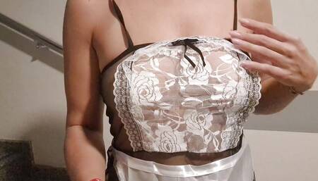 hotel maid in the corridor flashes her tits and pussy