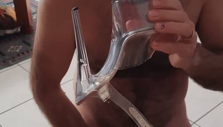 Mi faccio leccare le mie luride Pleaser e poi , guardatelo e vedrete com'è rimasto felice