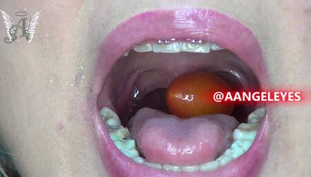 I Swallow and Play with Super Tomatoes!!