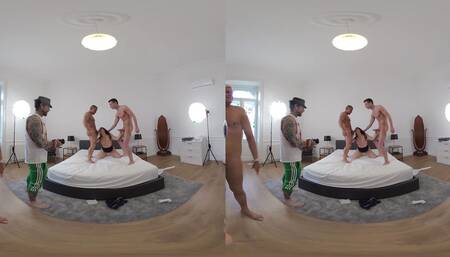 Sara Diamante VR Part One - First Double Pussy Penetration (DPP) Squirting Gangbang