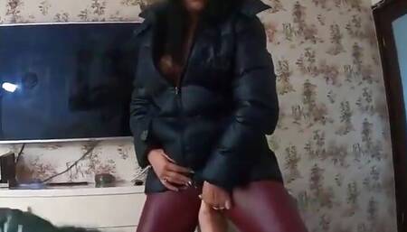 Preview-milfycalla- Deep Blow-job While Wearing Fur Hooded Puffer Jackets 202- I Really Like to Suck Cock While Wearing Fu...