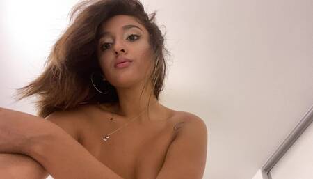 I really want someone to suck on my tits right now babe????????