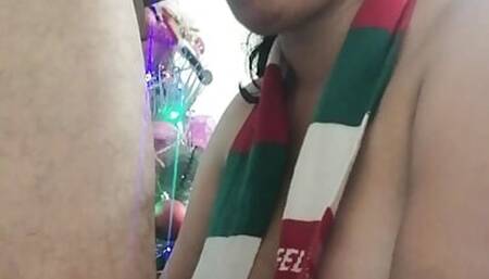 Delicious blowjob at Christmas