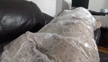 TRIPLE INTERRACIAL FACESITTING WITH A LOT OF FACE SITTING ON THE IDIOT SLAVE BY THAMMY BBW, MALEVOLA, NATASHA AND DANIEL SANTIAGO CAM BY ALINE FULL HD