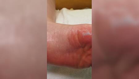 Look in Silence: My Foot and Massage