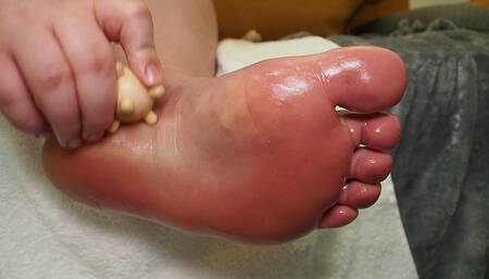 Look in Silence: My Foot and Massage