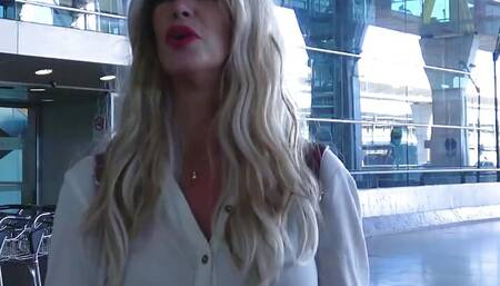 An AMAZING DEBUT for a dirty cougar: meet and enjoy Jenna Arson!