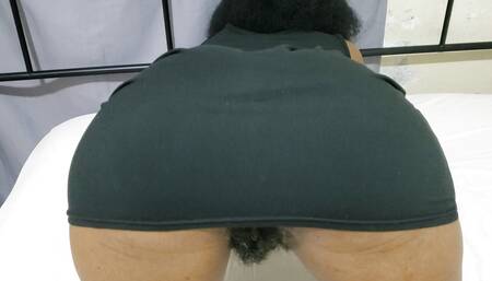 shaking her big ass in front of the audience