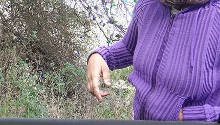 Algerian woman from Marseille has sex with American tourist in car