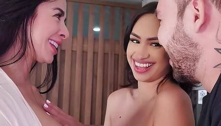 Stepmom Silvana Lee is the sex teacher of her stepdaughter's boyfriend Indians & Brian Evansx