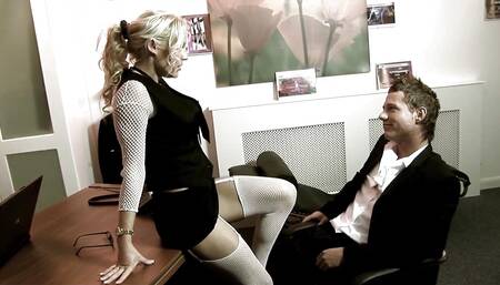 Cindy Behr a MILF with two nice tits and blonde hair gets