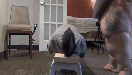 SpanxBeluga's 650 lbs vs the board - view 1 (wmv)