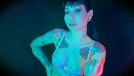 Worship My Sweaty, hairy spots: A Hairy, Stinky, Summertime Treat - PUSSY edition