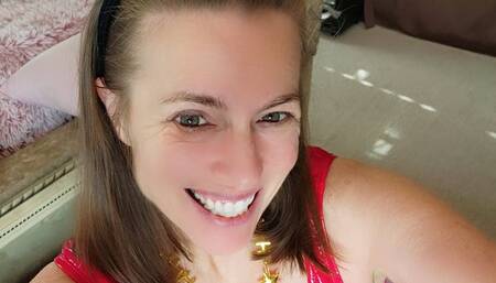 Sexy MILF Nikki Wishes You A Happy New Year!