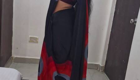 Desi Woman Fucking Video in Sexy Saree and Lingerie with Multiple Shot in Different Angles