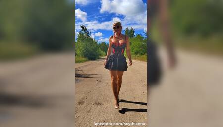 Outdoor pussy flashing on the road