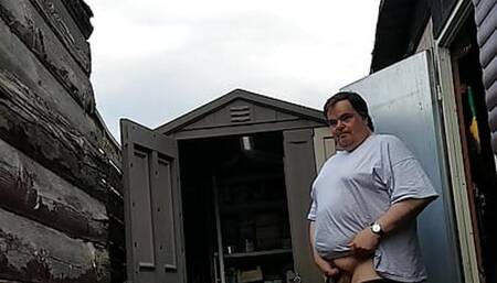 Holger peeing