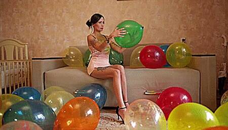 Lana pops fingers and heels **4K**