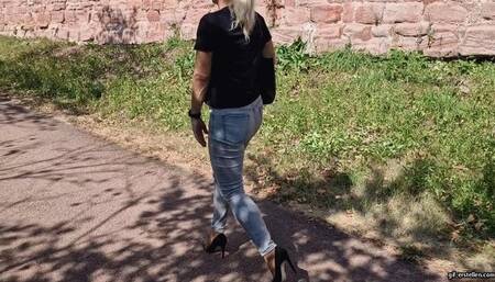 a whole afternoon on the move with just one shoe HD mp4 1920x1080