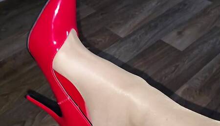 Louise Shoeplay Crossdresser