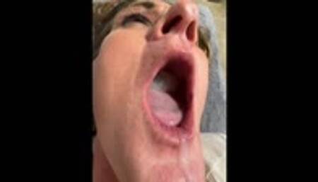 Lana Drambis - gumjob in apartment