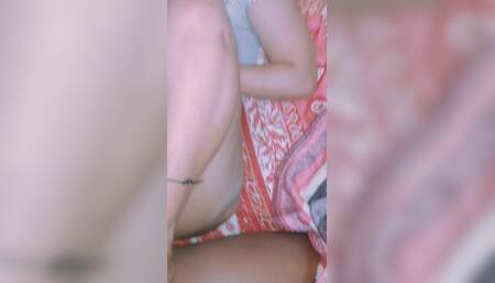 Fucking Desi Shaved Pussy With Thin air condom