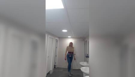 Crossdresser Blonde