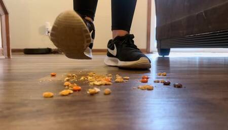 Hot College Girl Crush’s Peanuts & Reece’s With Old Black Nike Gym Shoes