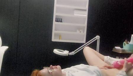 After the massage, the masseuse decided she wanted to have some fun and asked the client to help her with her fingers, 2 orgasms