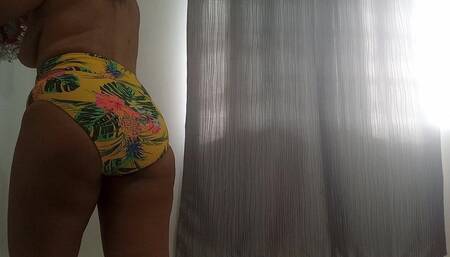 Stepmom with That Ass Masturbates Rich in Her Pussy Excited, Moves Rich and Her Tits Get Hard.