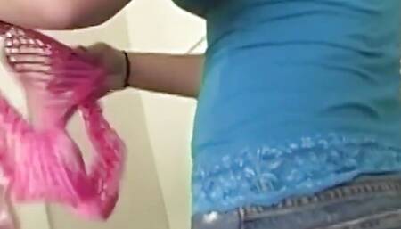 London Keyes Is Getting Busy with the Dick That Is Sticking From a Glory Hole