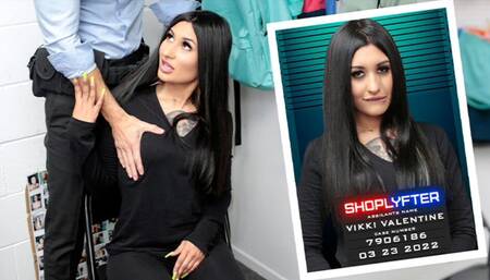 Shoplyfter - Hot Babe With Tattoos Spreads Her Legs In Security Office And Gets Fucked On The Desk