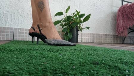 Roxan's pronounced arches in unparalleled stiletto heels (3)