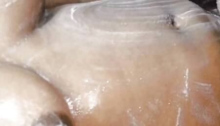 Aunty beautiful bathing today I saw.