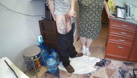 cum in mother-in-law's mouth after jerking off and deep blowjob