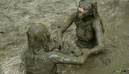 Angel and Liza - Tug of War in the Mud