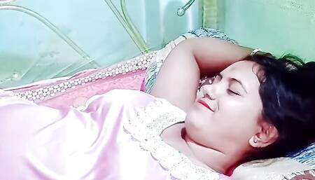 Hot desi indian girl bigg big in the room