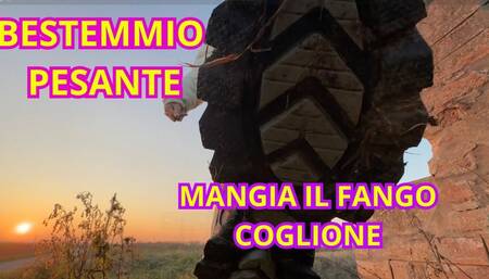 BESTEMMIO PESANTE MENTRE LECCHI IL FANGO DAGLI STIVALI - VIDEO ALL'APERTO
